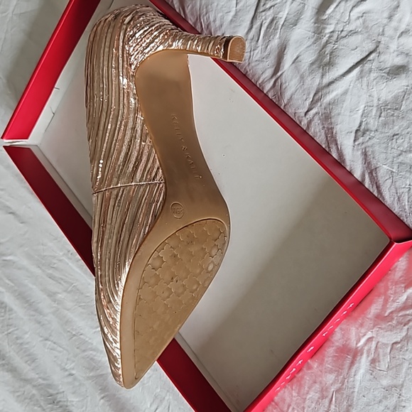 Pumps - Picture 6 of 7